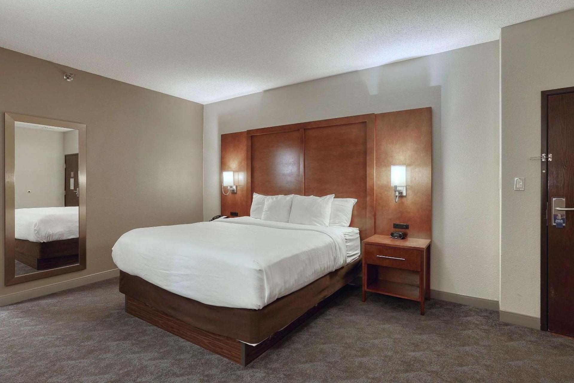Comfort Suites Appleton Airport photo 44