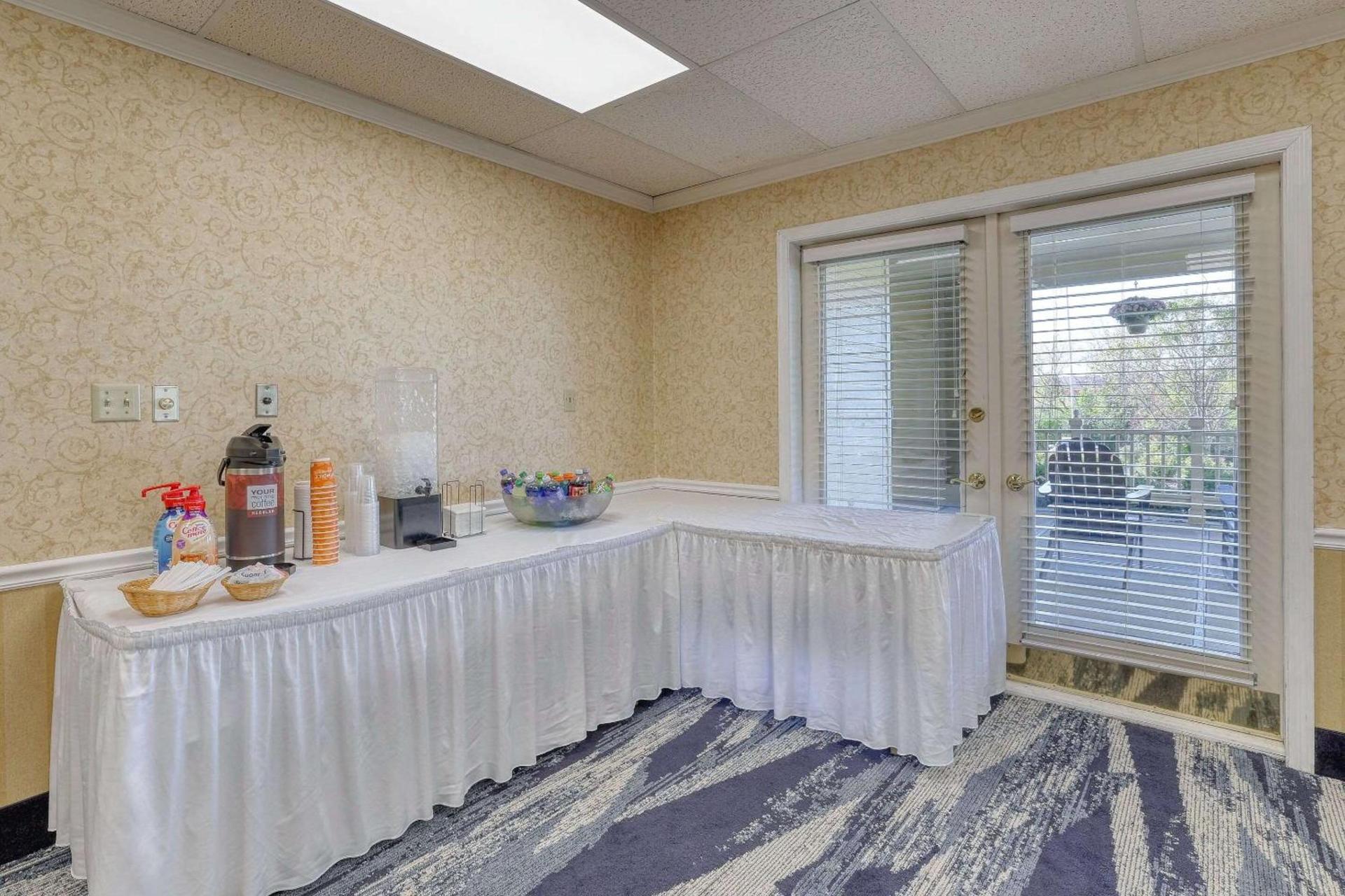Comfort Suites Appleton Airport photo 59