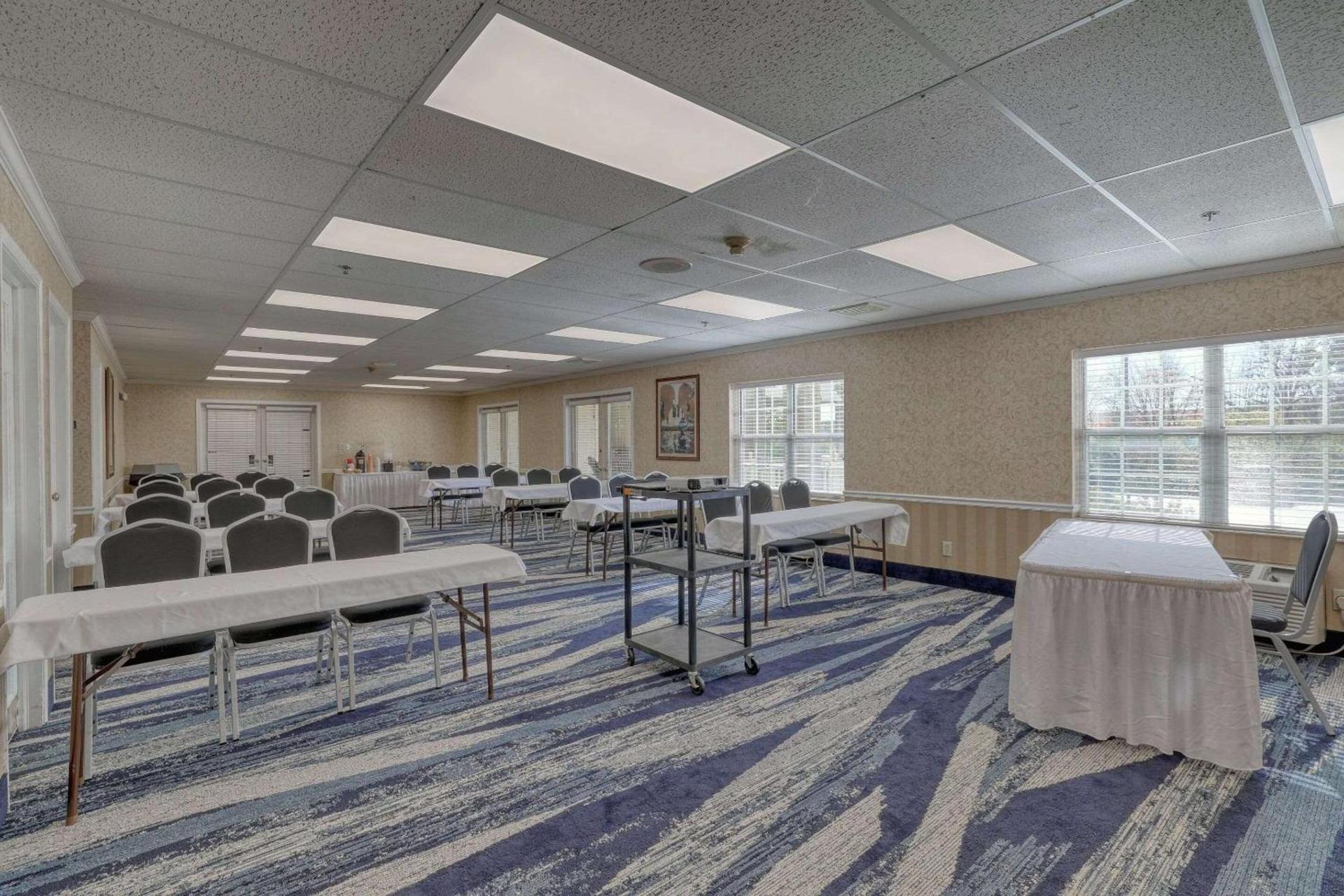 Comfort Suites Appleton Airport photo 63