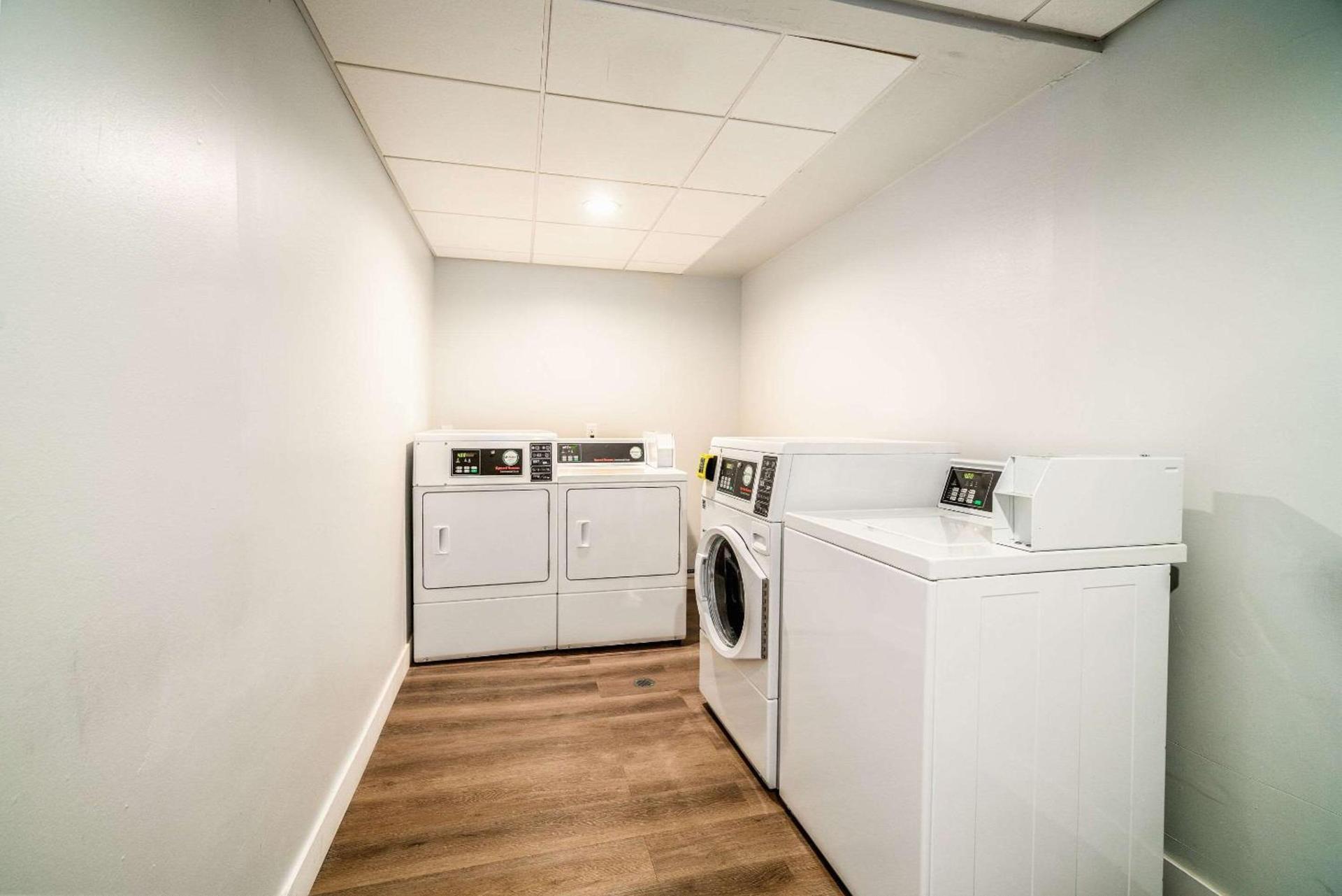 MainStay Suites Moreno Valley Near March Air Reserve Base photo 22