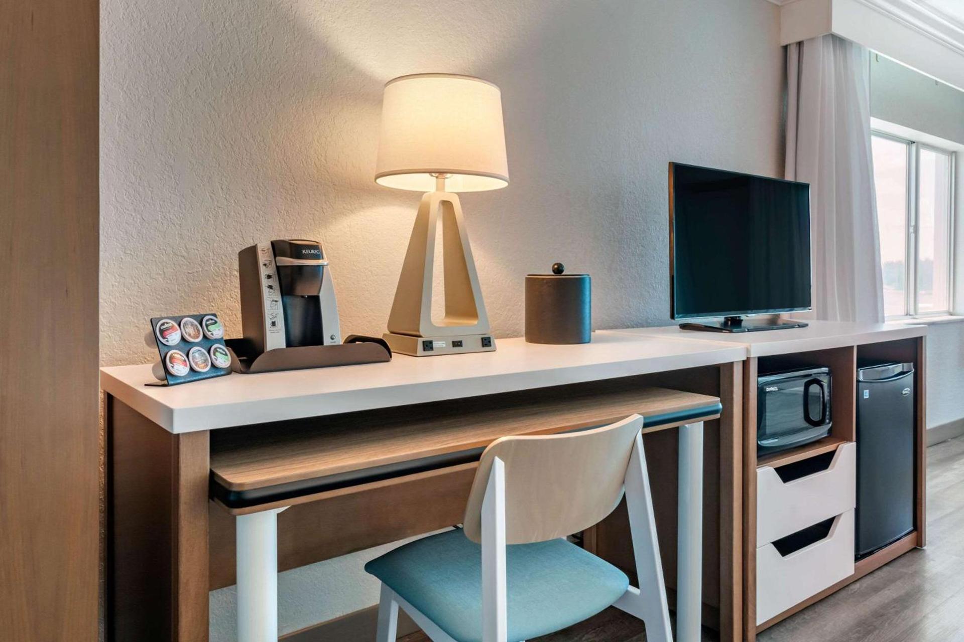 Dolphin Sands Clearwater Beach, an Ascend Collection Hotel photo 12