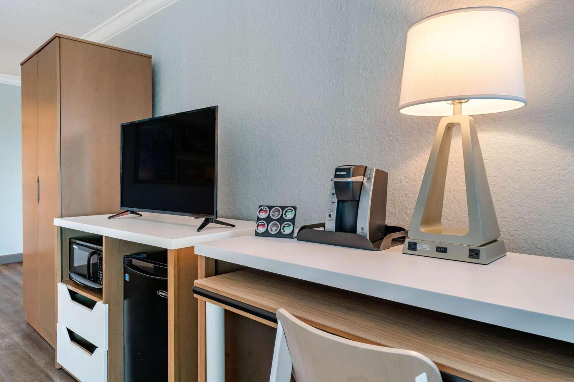 Dolphin Sands Clearwater Beach, an Ascend Collection Hotel photo 15