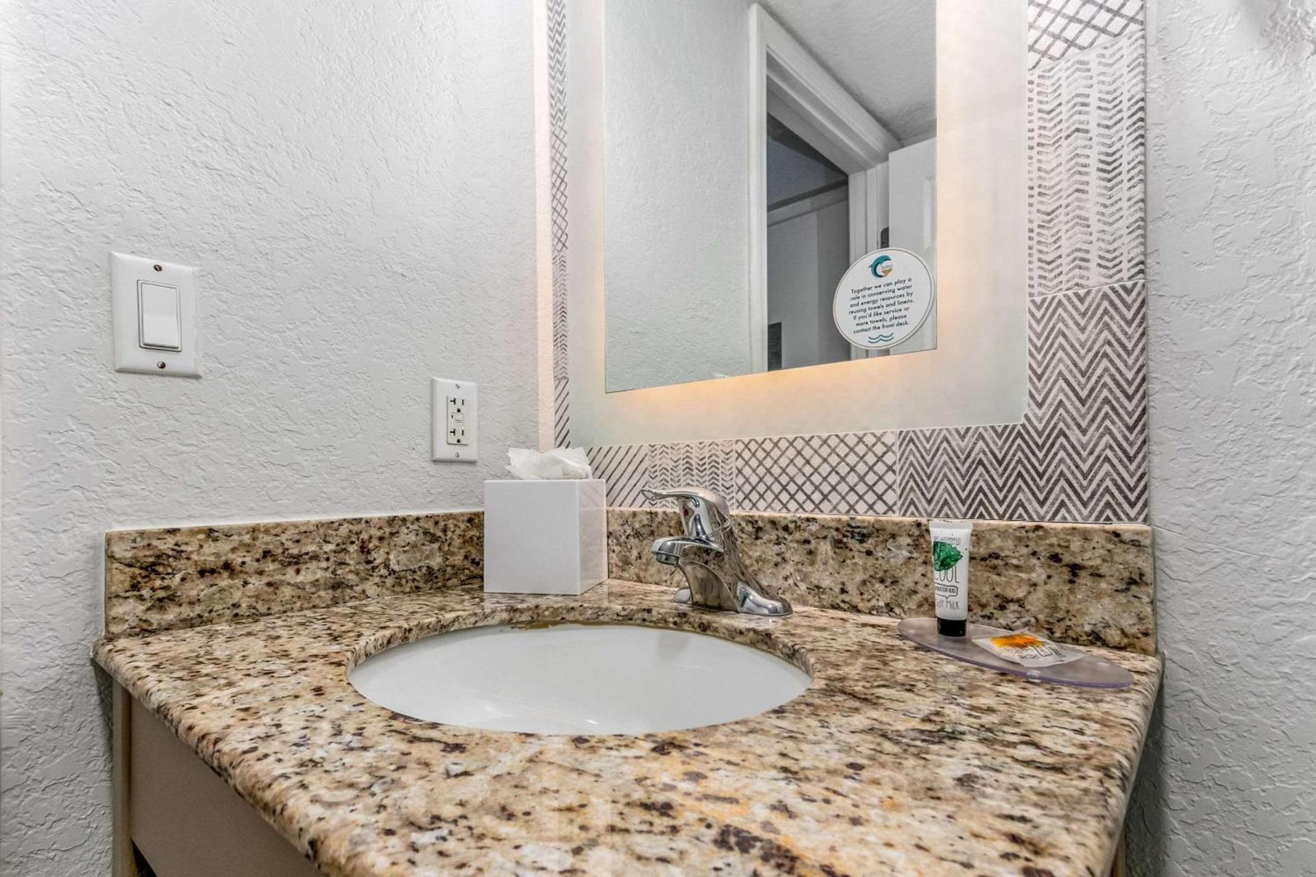 Dolphin Sands Clearwater Beach, an Ascend Collection Hotel photo 47