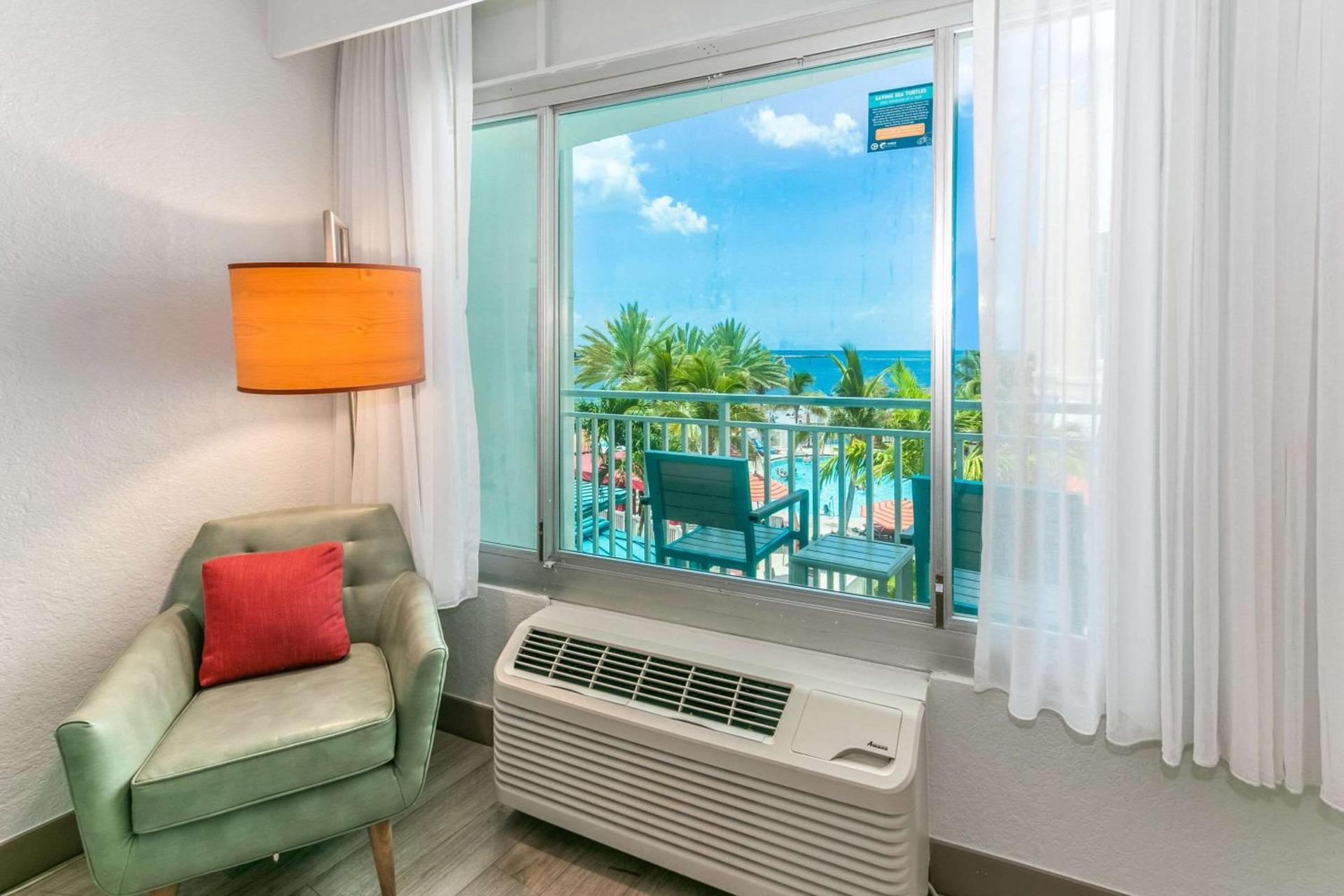 Dolphin Sands Clearwater Beach, an Ascend Collection Hotel photo 51