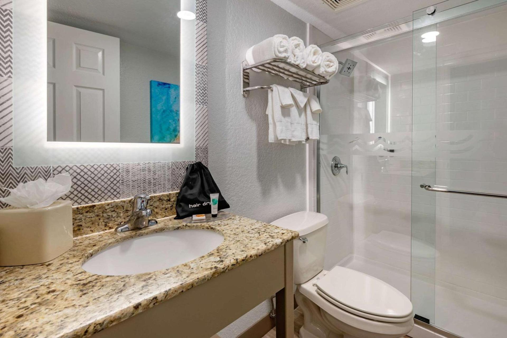 Dolphin Sands Clearwater Beach, an Ascend Collection Hotel photo 57