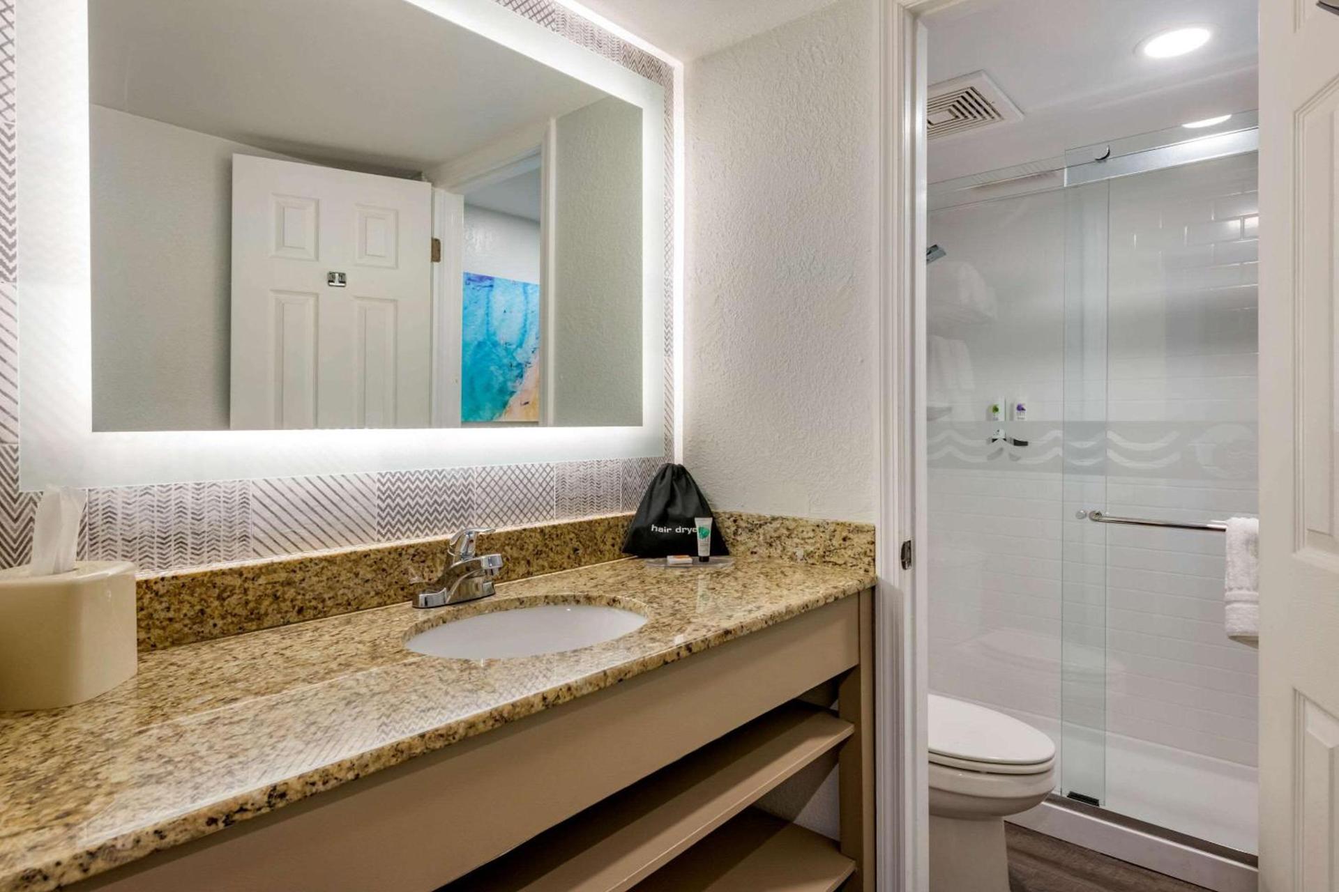 Dolphin Sands Clearwater Beach, an Ascend Collection Hotel photo 65