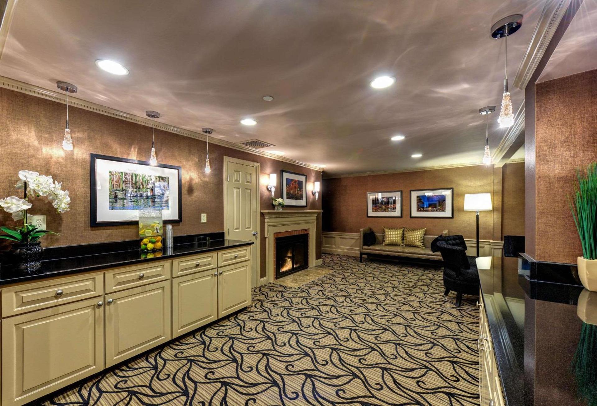 Port Inn and Suites Portsmouth, an Ascend Collection Hotel photo 6