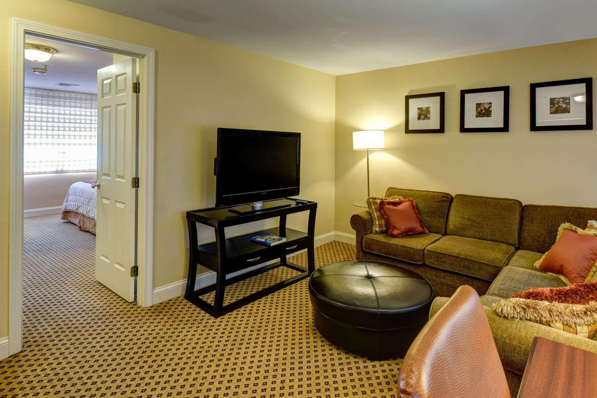 Port Inn and Suites Portsmouth, an Ascend Collection Hotel photo 34
