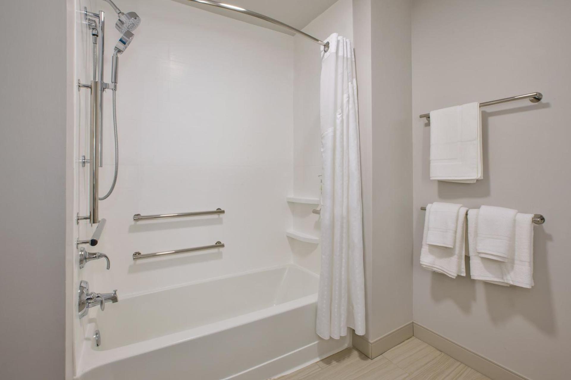 Holiday Inn Express & Suites Wooster by IHG photo 51