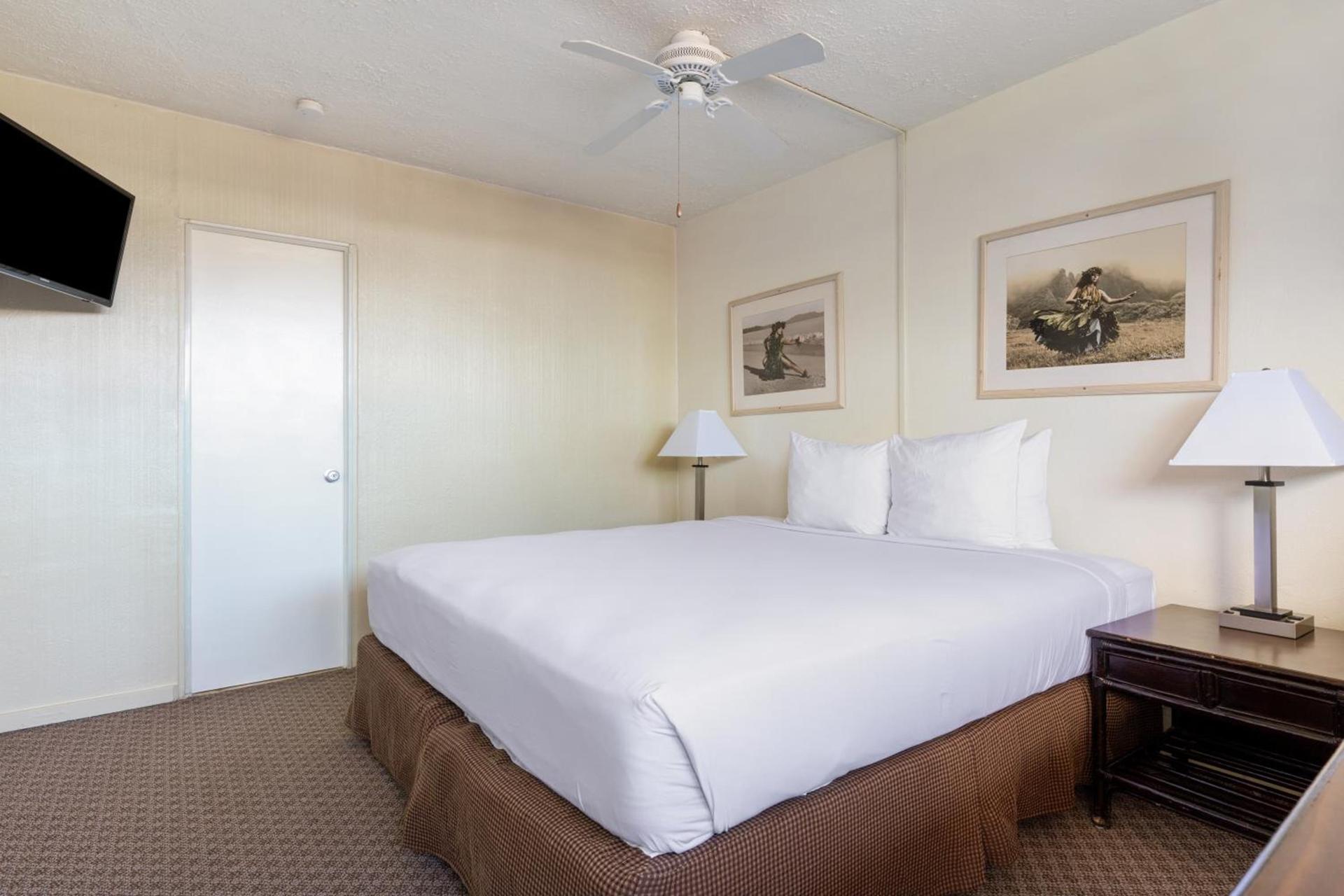 Maui Seaside Hotel photo 22