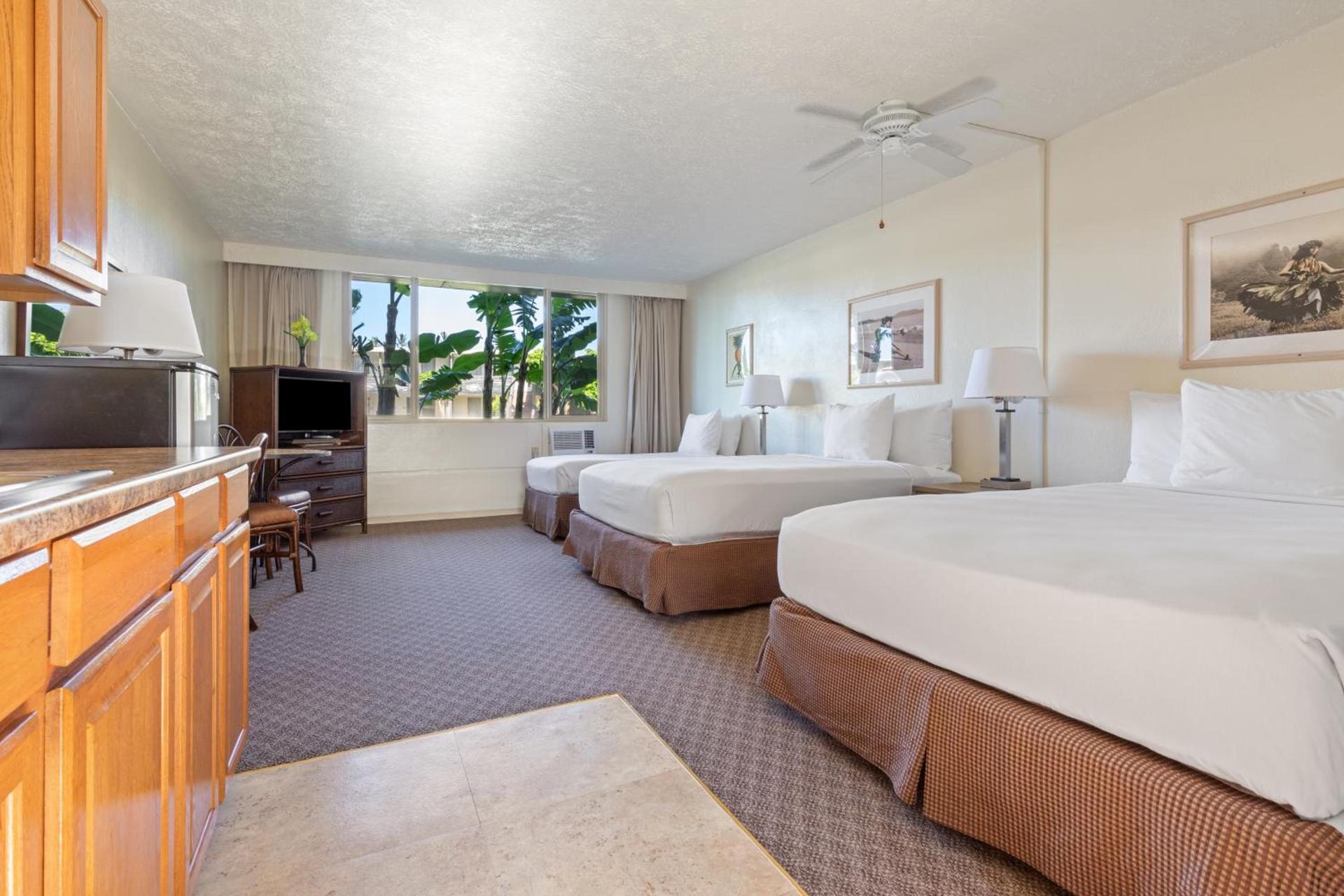 Maui Seaside Hotel photo 25