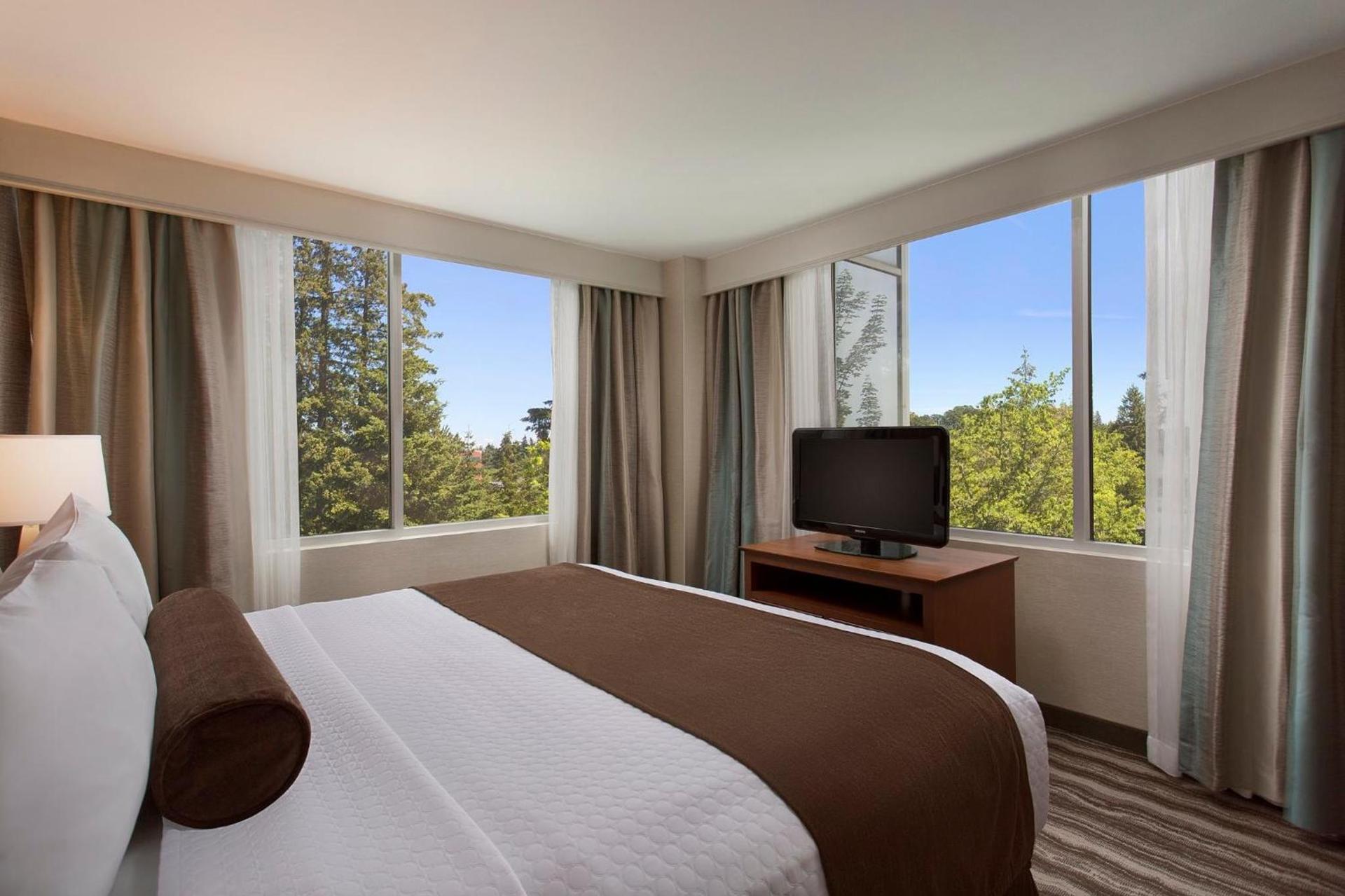AC Hotel by Marriott Portland Lake Oswego photo 42