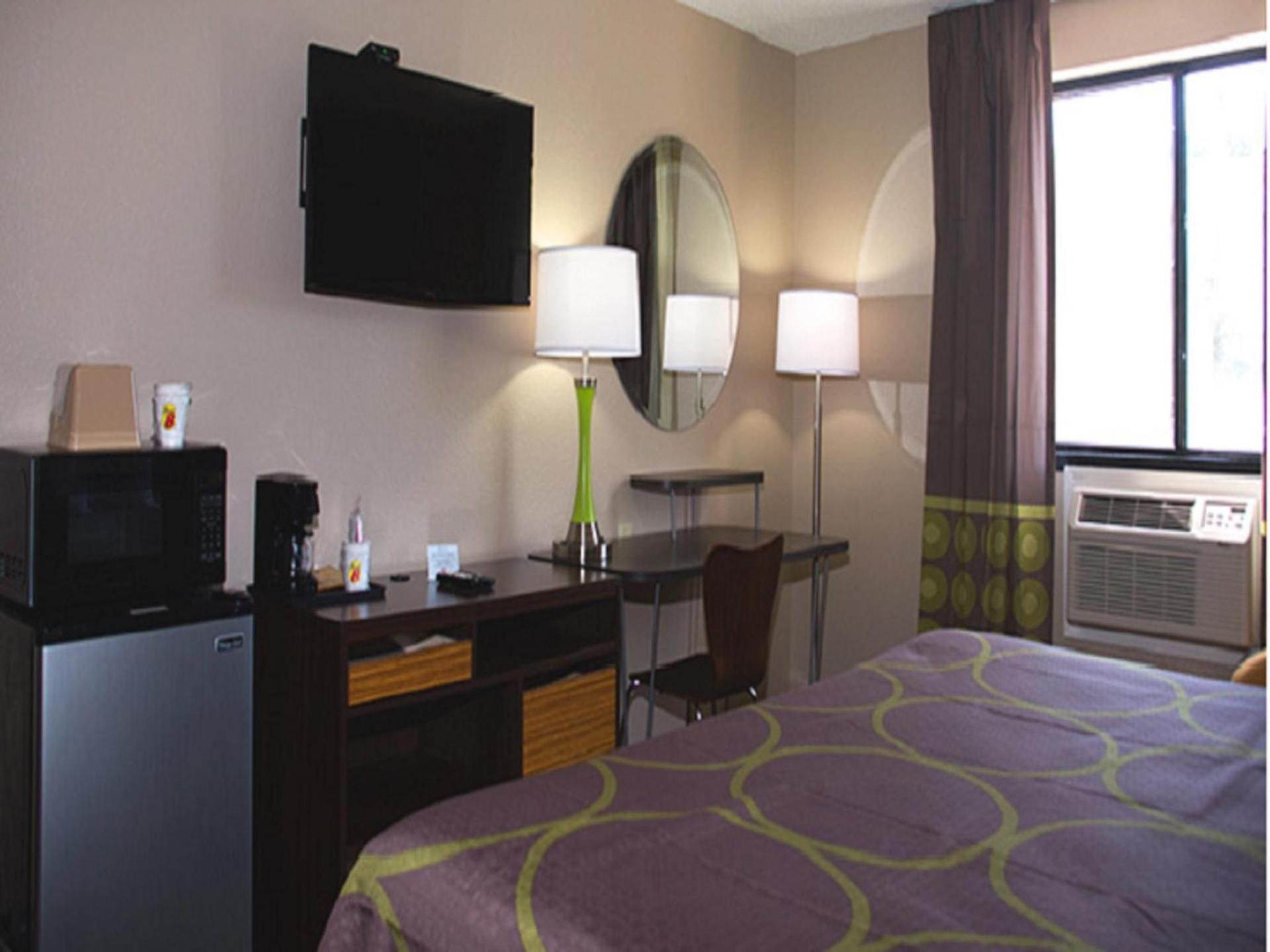 Super 8 by Wyndham Columbus Airport photo 29