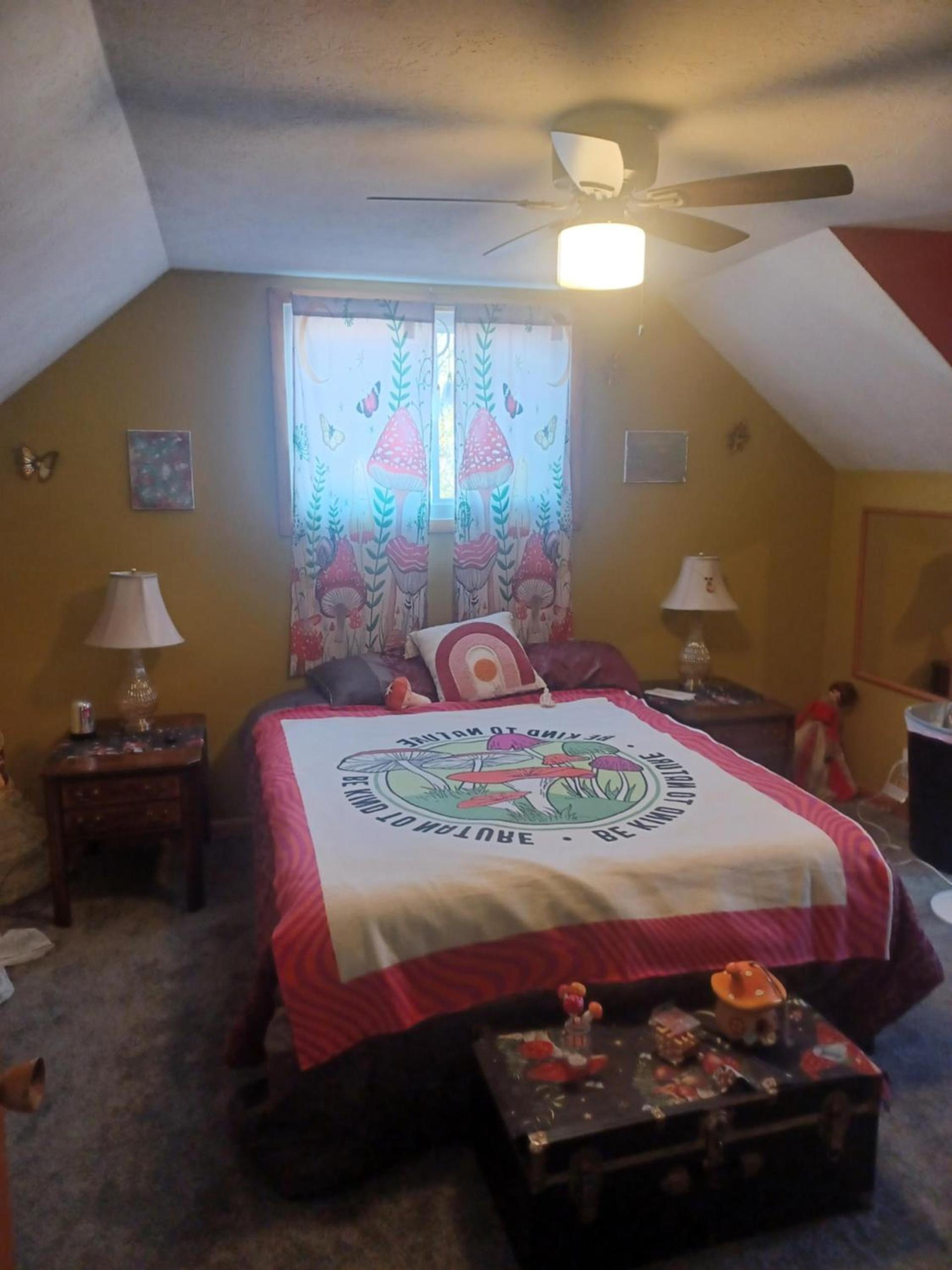 Molnar Manor photo 1