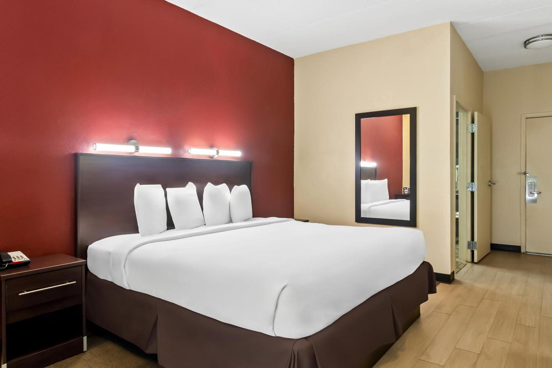 Red Roof Inn PLUS+ Jacksonville – Southpoint photo 20