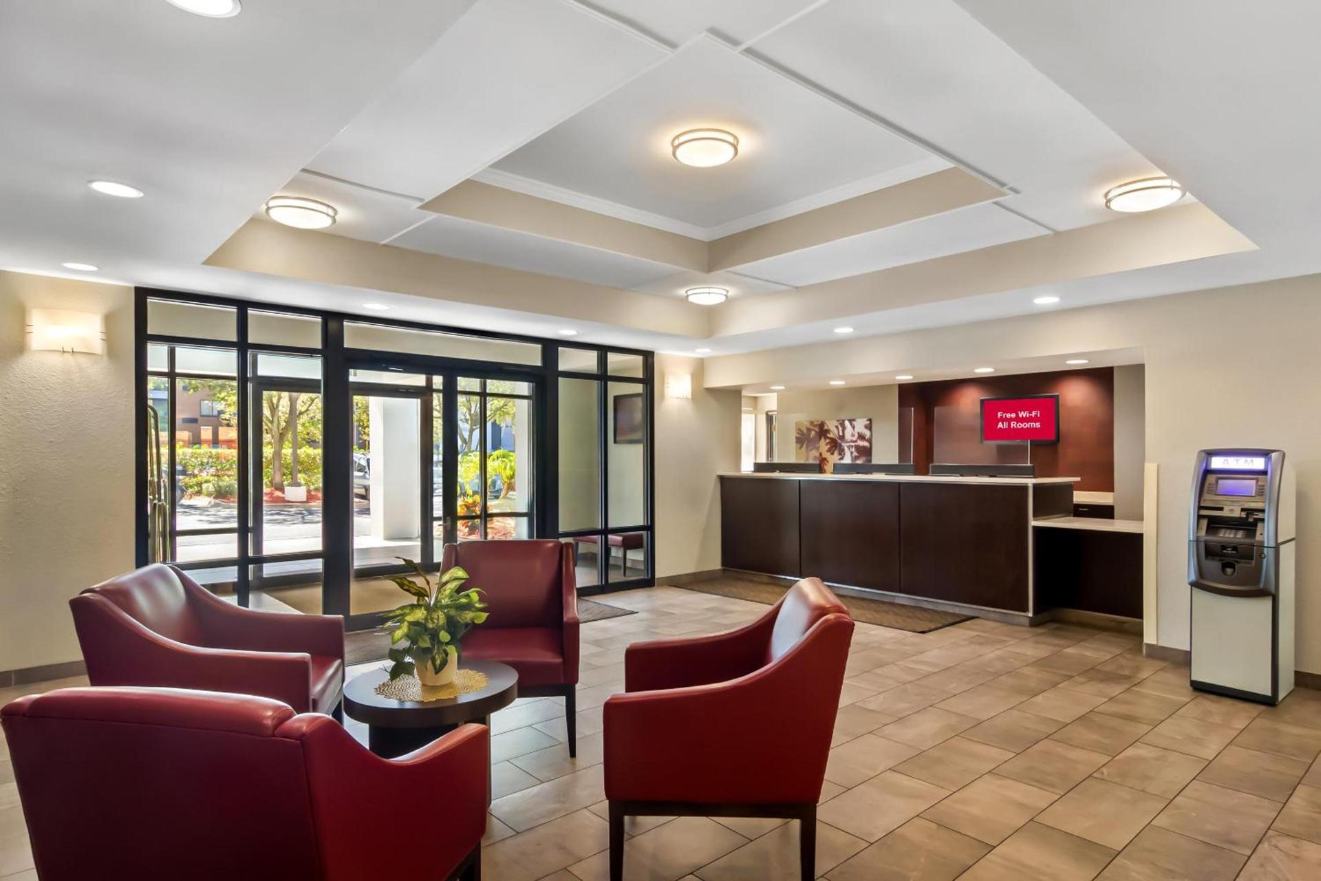 Red Roof Inn PLUS+ Jacksonville – Southpoint photo 3