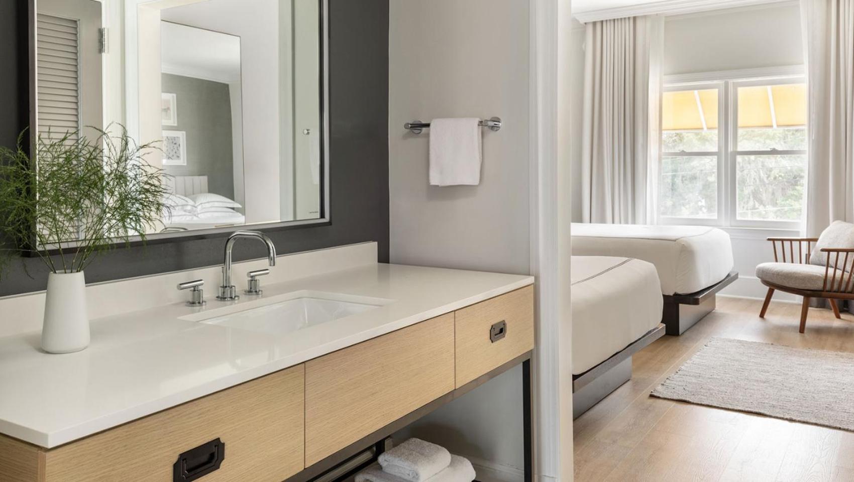 Kimpton Brice Hotel by IHG photo 5