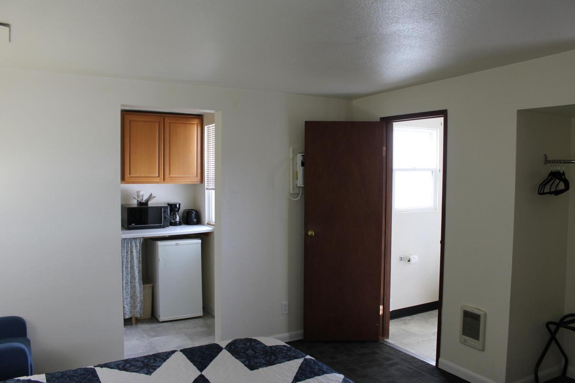 Sprague Motel photo 3