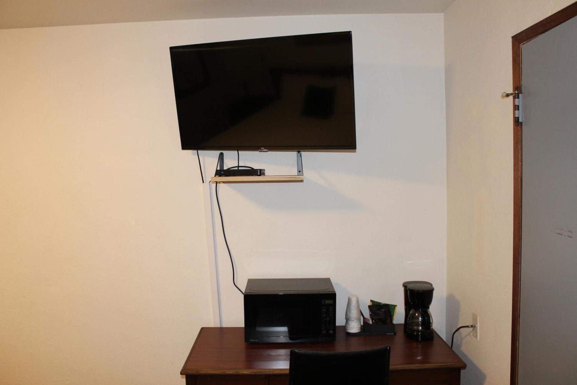 Sprague Motel photo 5