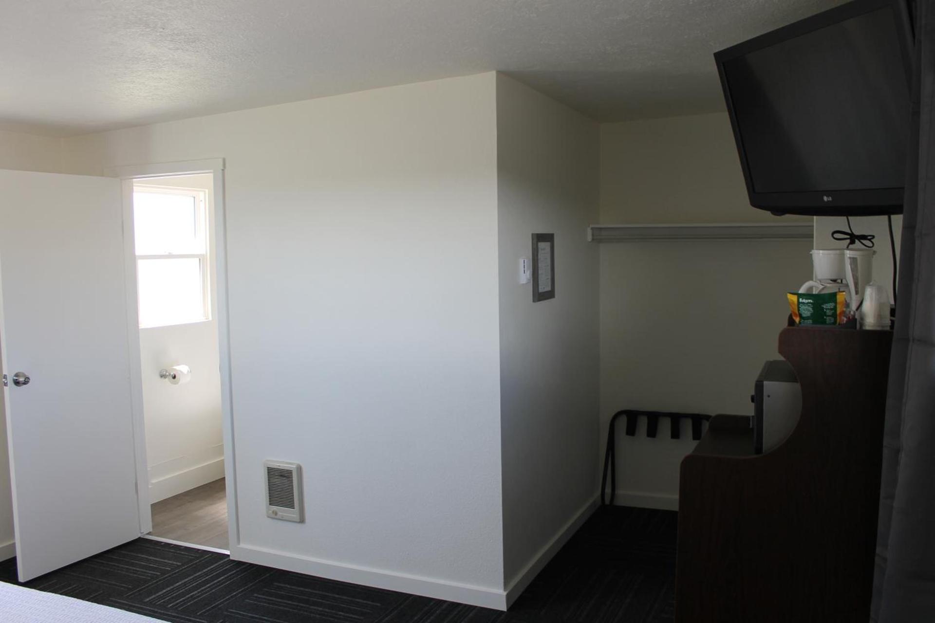 Sprague Motel photo 8