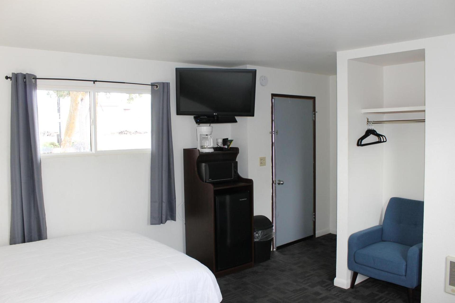 Sprague Motel photo 12