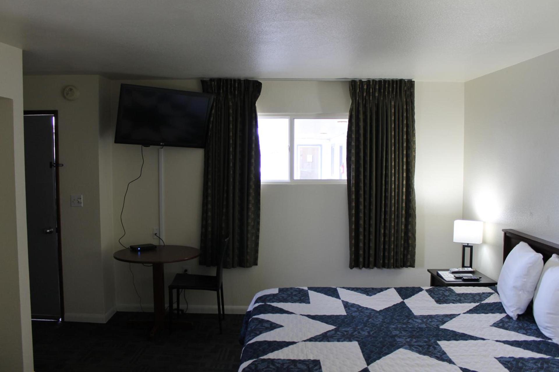 Sprague Motel photo 20
