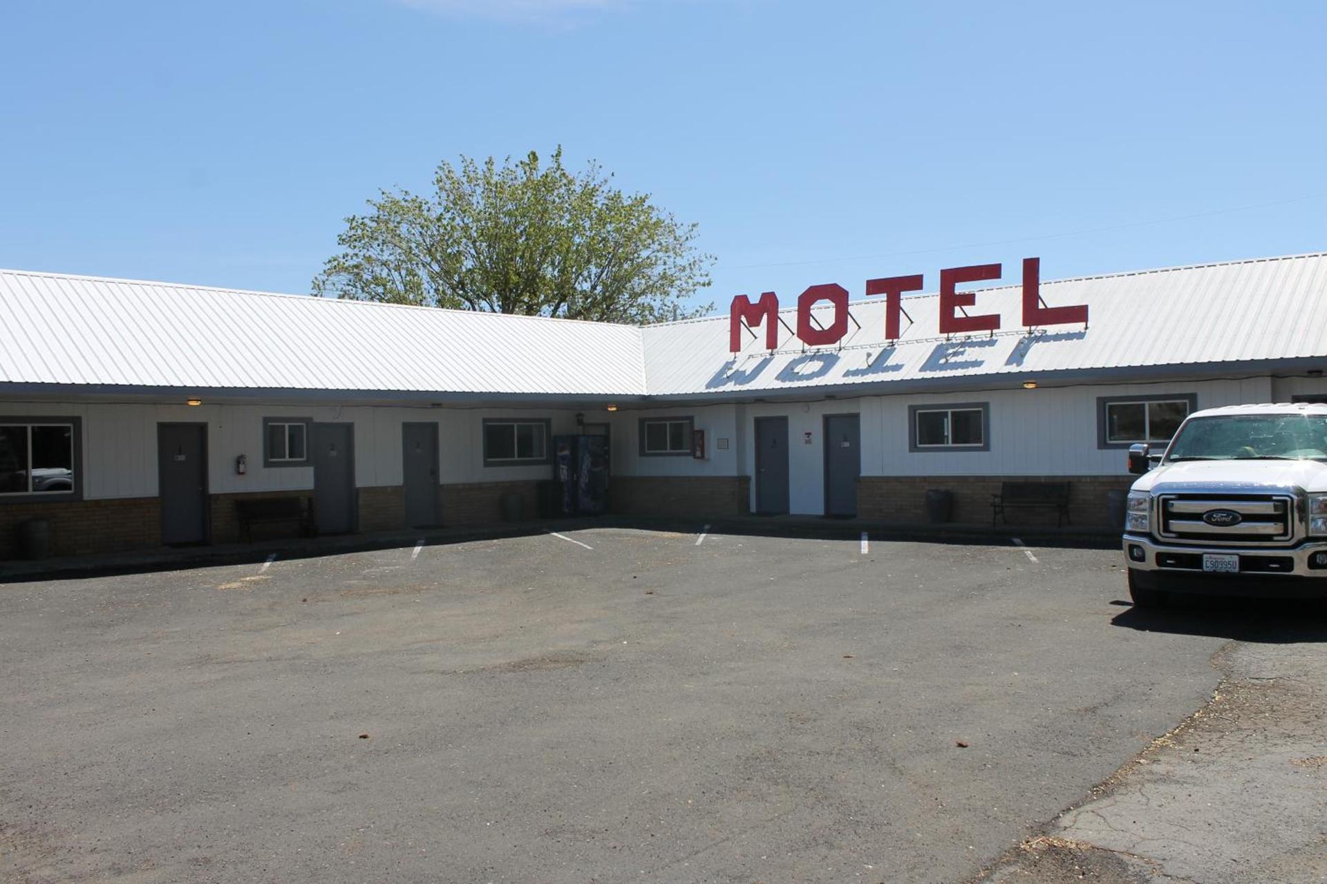 Sprague Motel photo 21