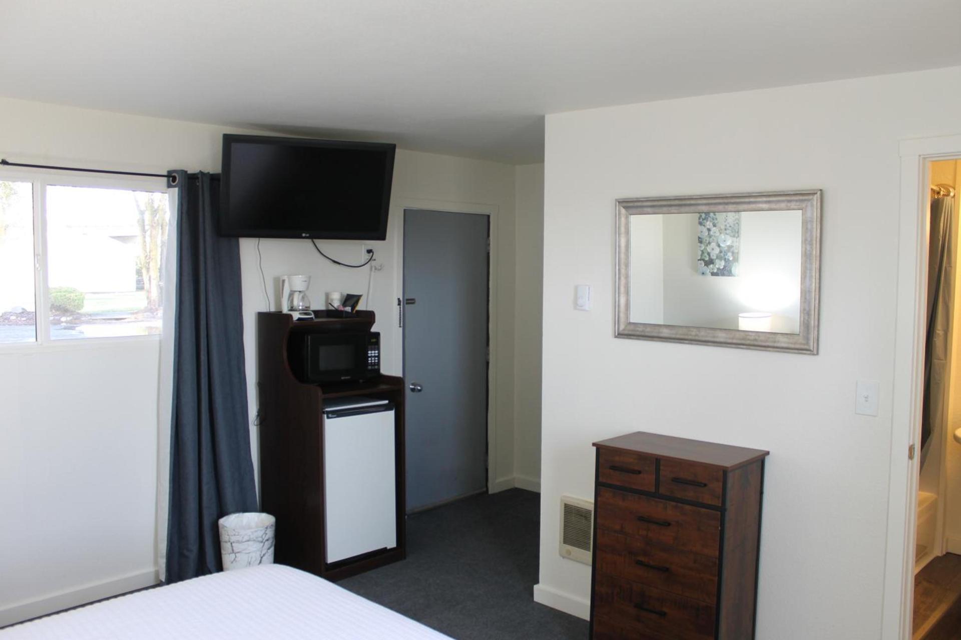 Sprague Motel photo 25