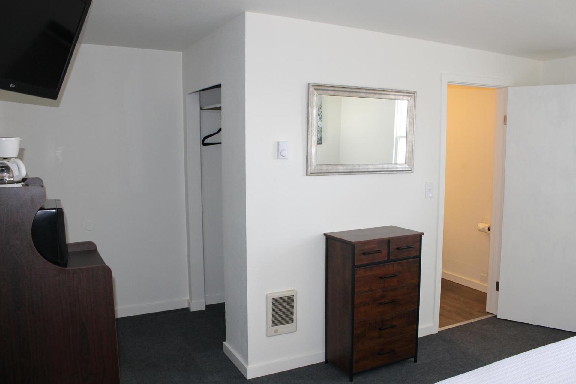 Sprague Motel photo 24