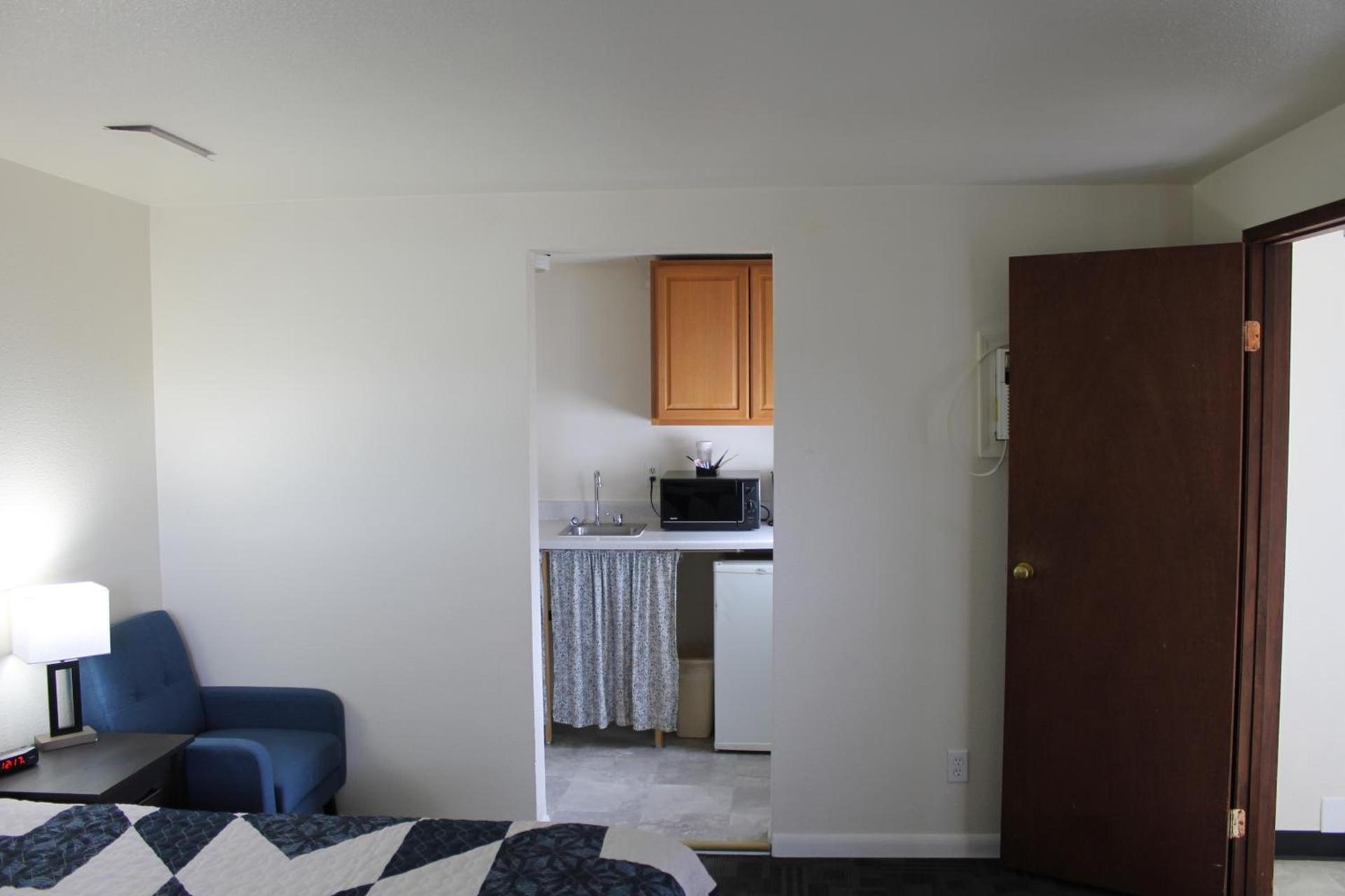 Sprague Motel photo 27