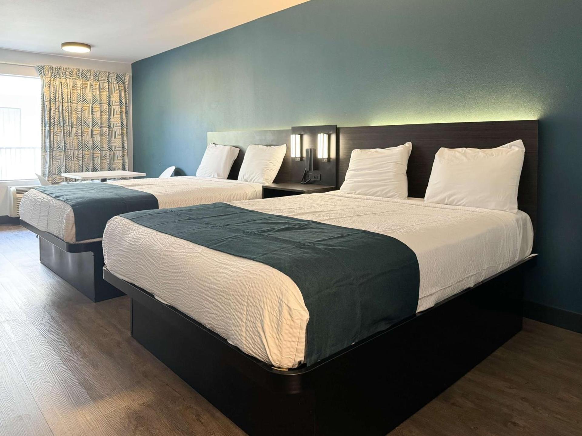 Studio 6 Suites Gardena, CA photo 9
