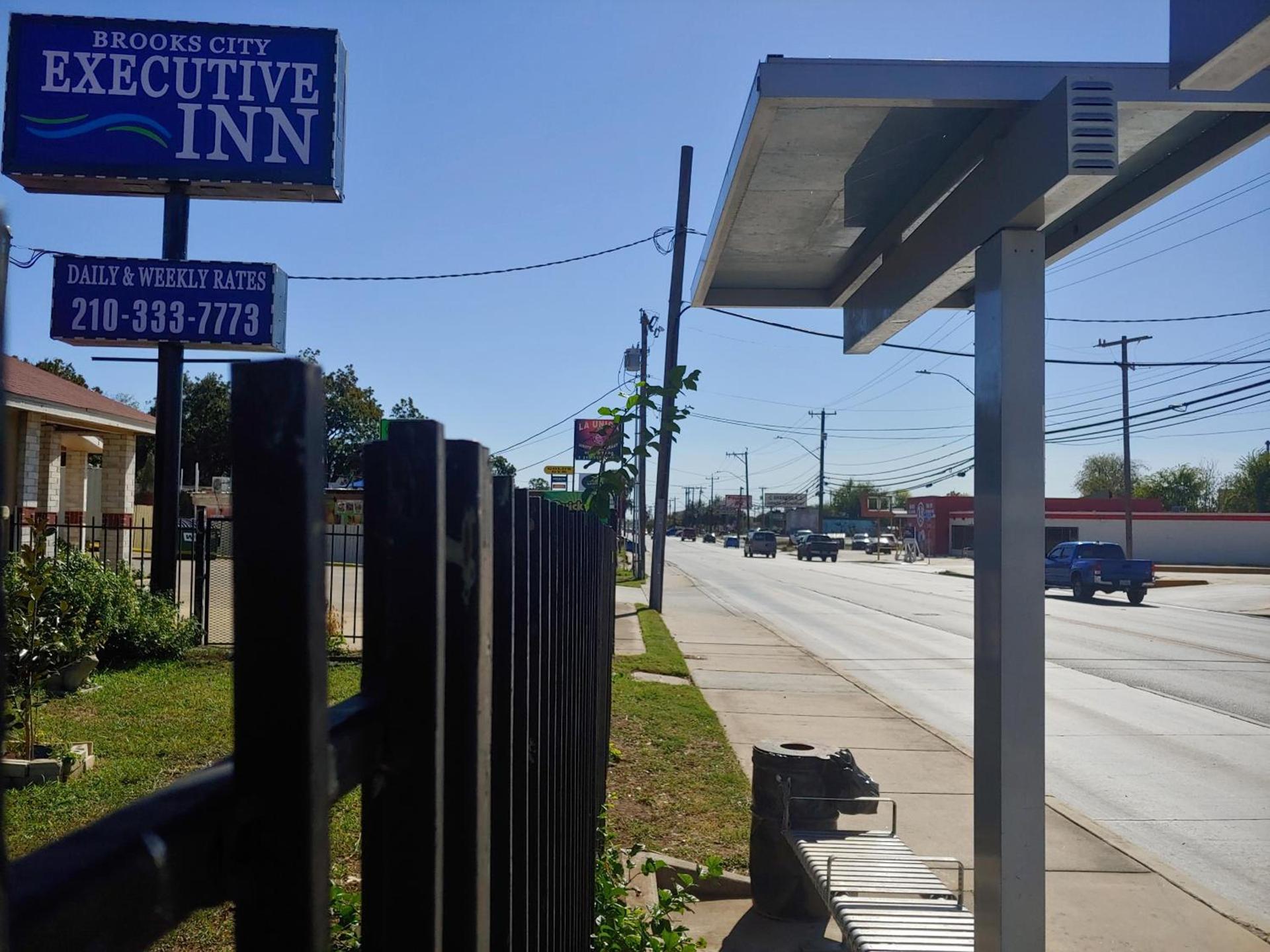 Brooks City Executive Inn photo 4