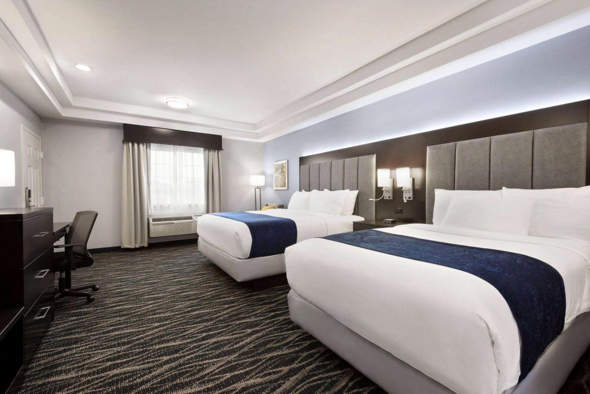 Days Inn & Suites by Wyndham Houston Hobby Airport photo 22