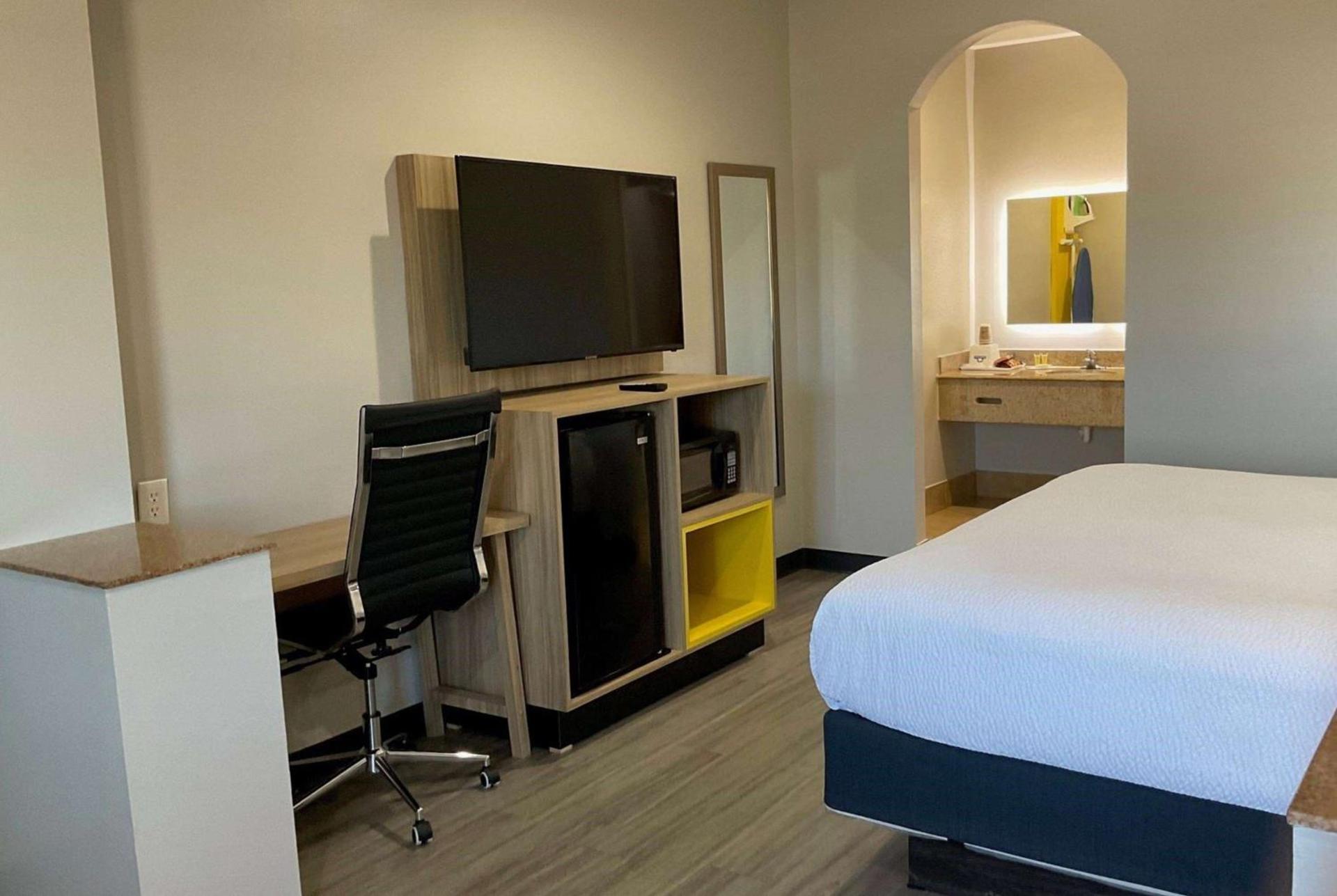 Days Inn by Wyndham Humble/Houston Intercontinental Airport photo 23