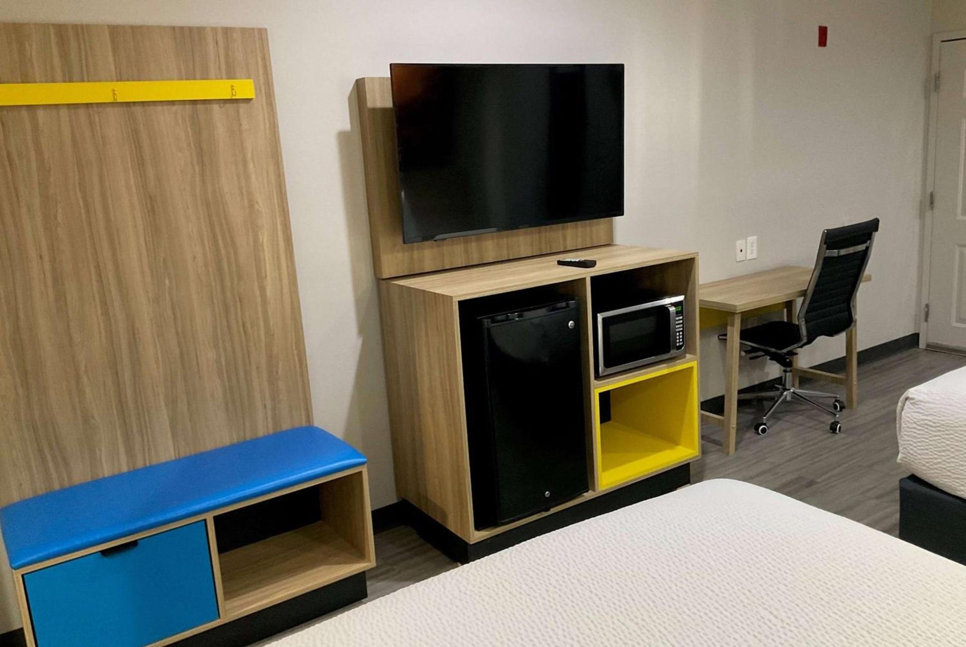Days Inn by Wyndham Humble/Houston Intercontinental Airport photo 25