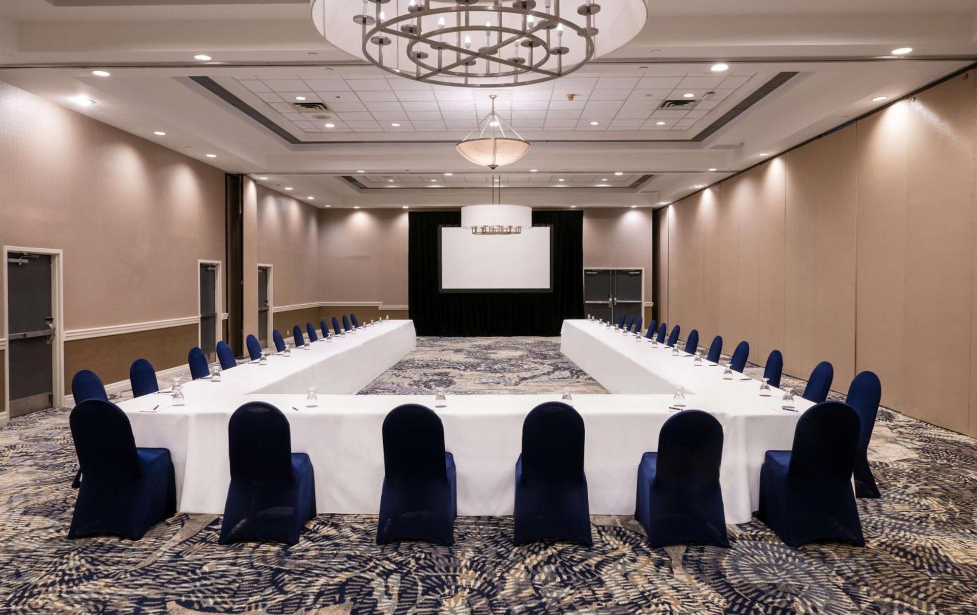DoubleTree by Hilton Hotel Newark Airport photo 62