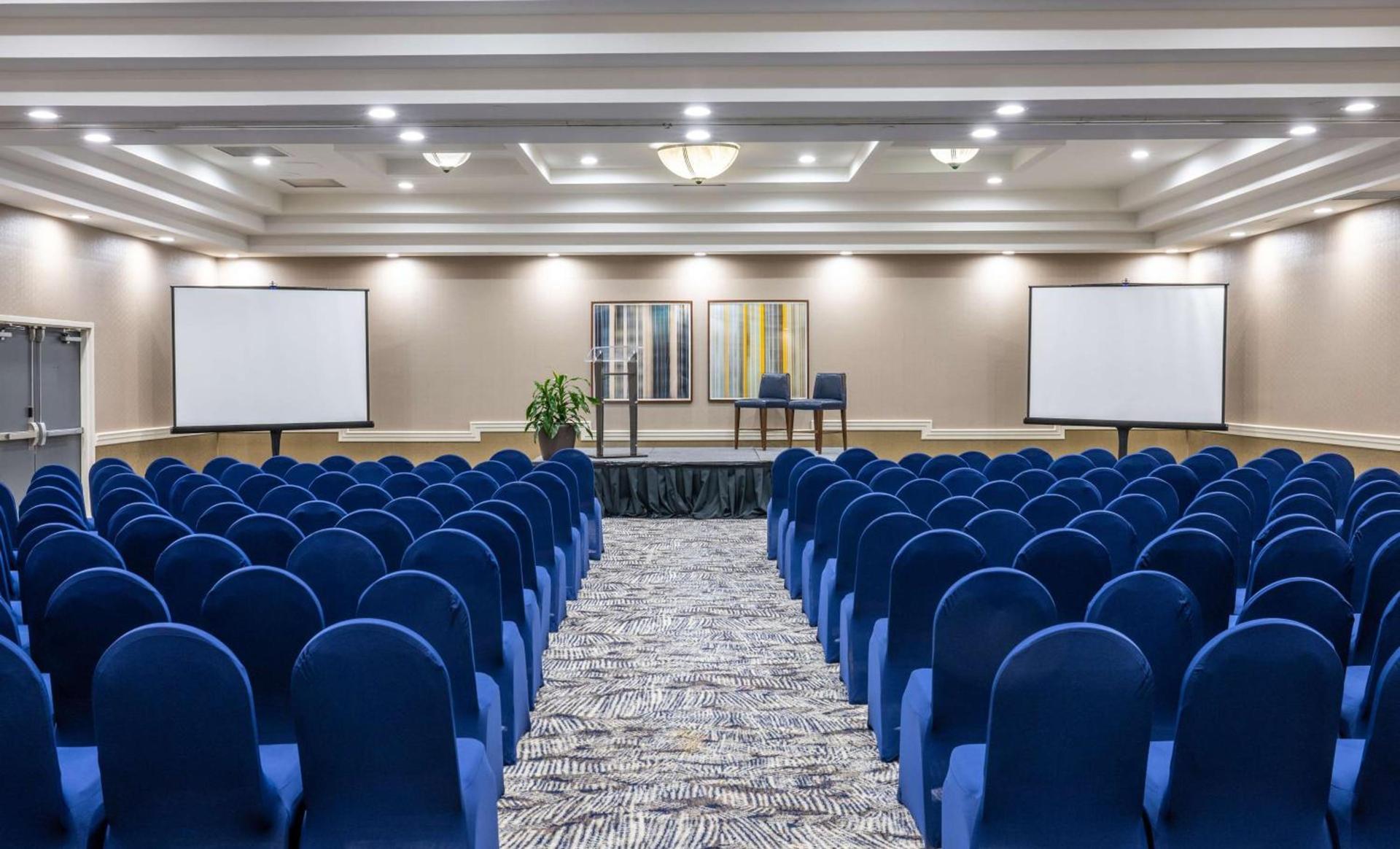 DoubleTree by Hilton Hotel Newark Airport photo 67