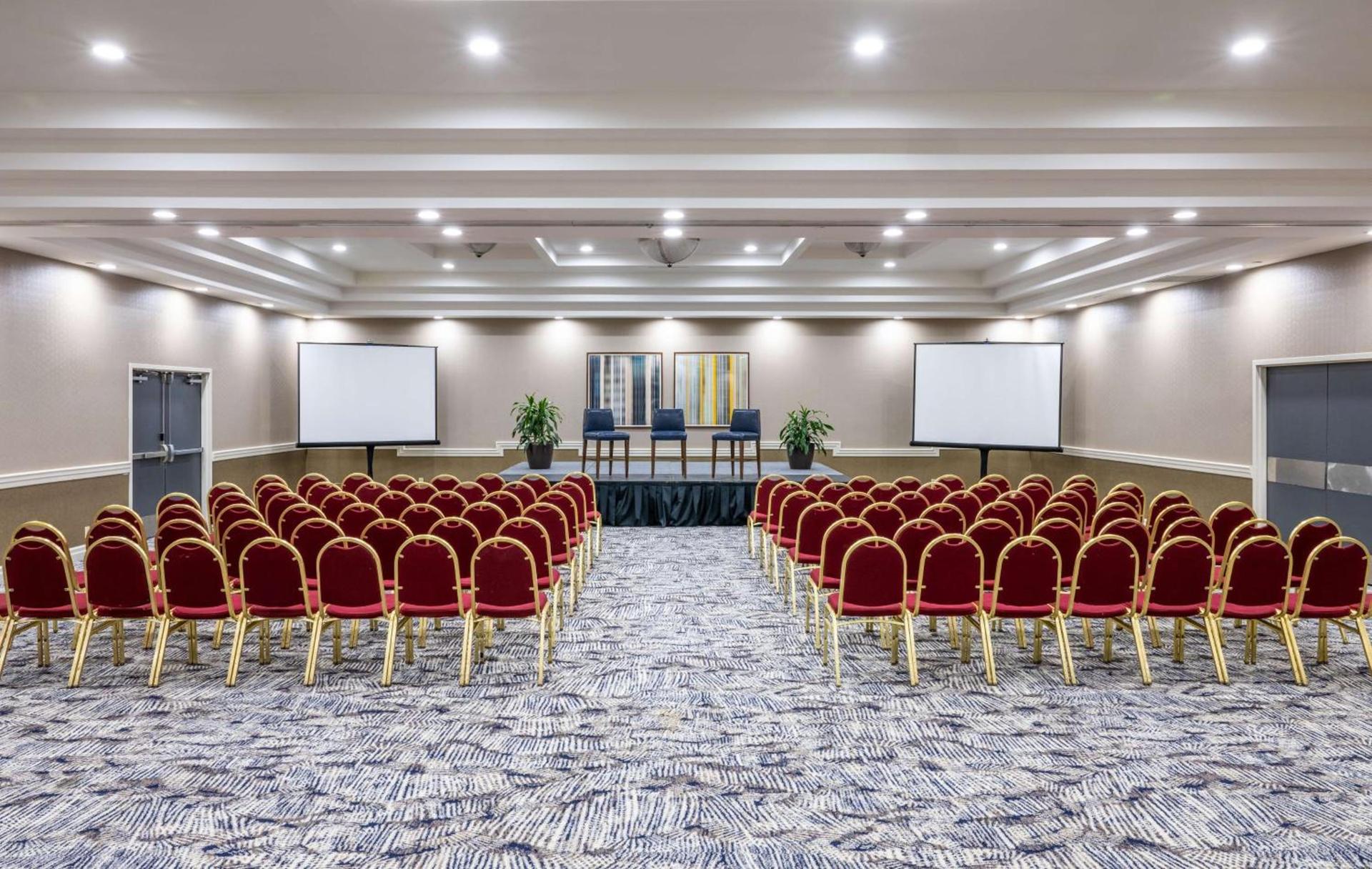 DoubleTree by Hilton Hotel Newark Airport photo 68