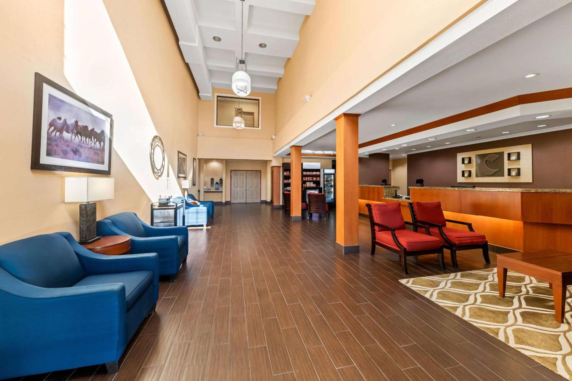 Comfort Suites Roanoke - Fort Worth North photo 15