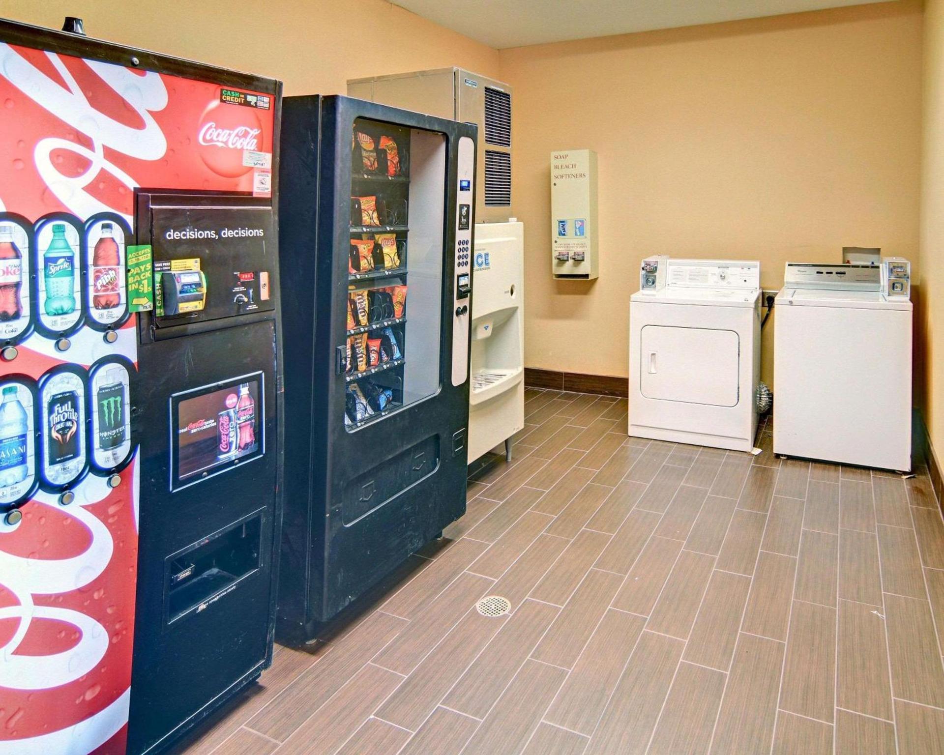 Comfort Suites Roanoke - Fort Worth North photo 5