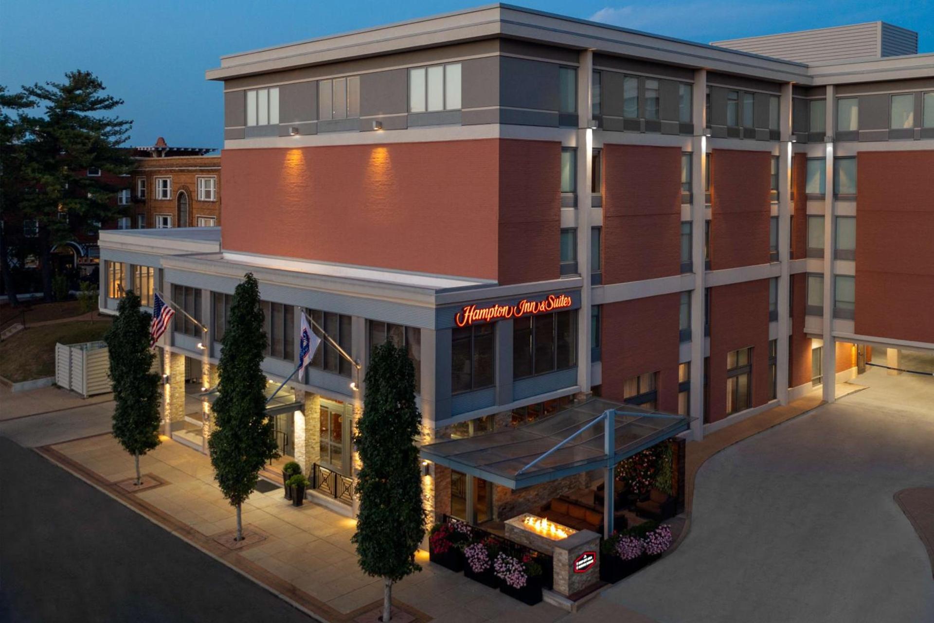 Hampton Inn and Suites Clayton/St. Louis-Galleria Area photo 4