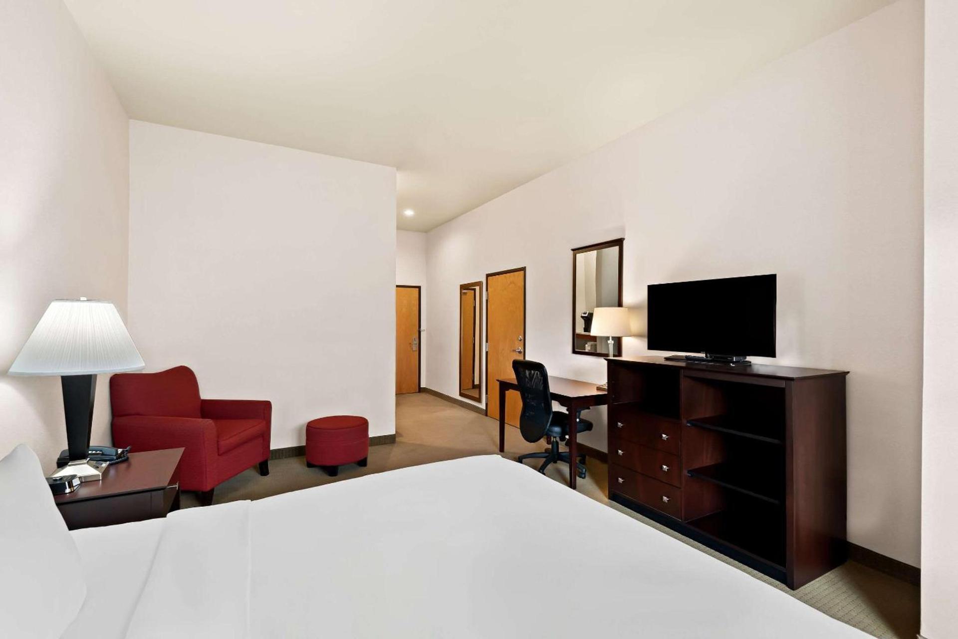 Comfort Inn & Suites Creswell photo 25
