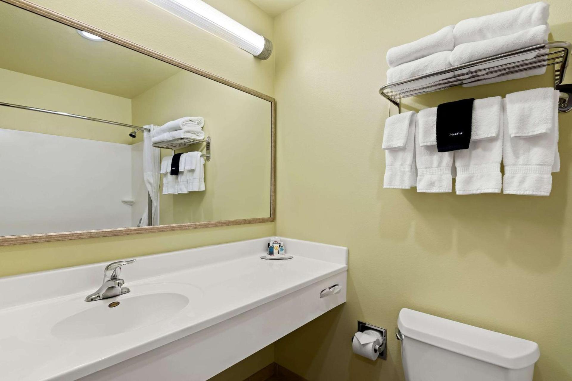Comfort Inn & Suites Creswell photo 33