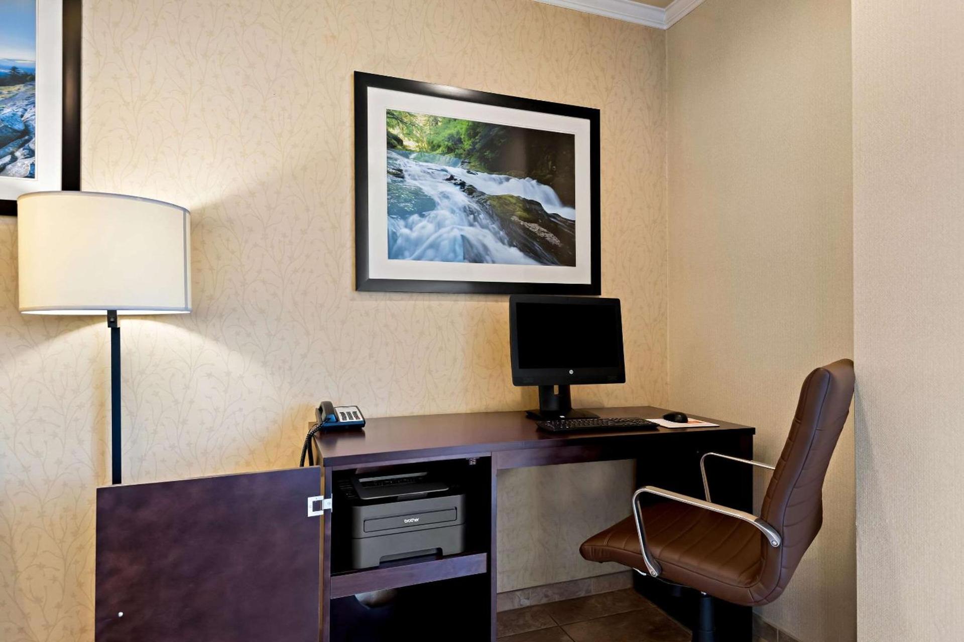 Comfort Inn & Suites Creswell photo 36