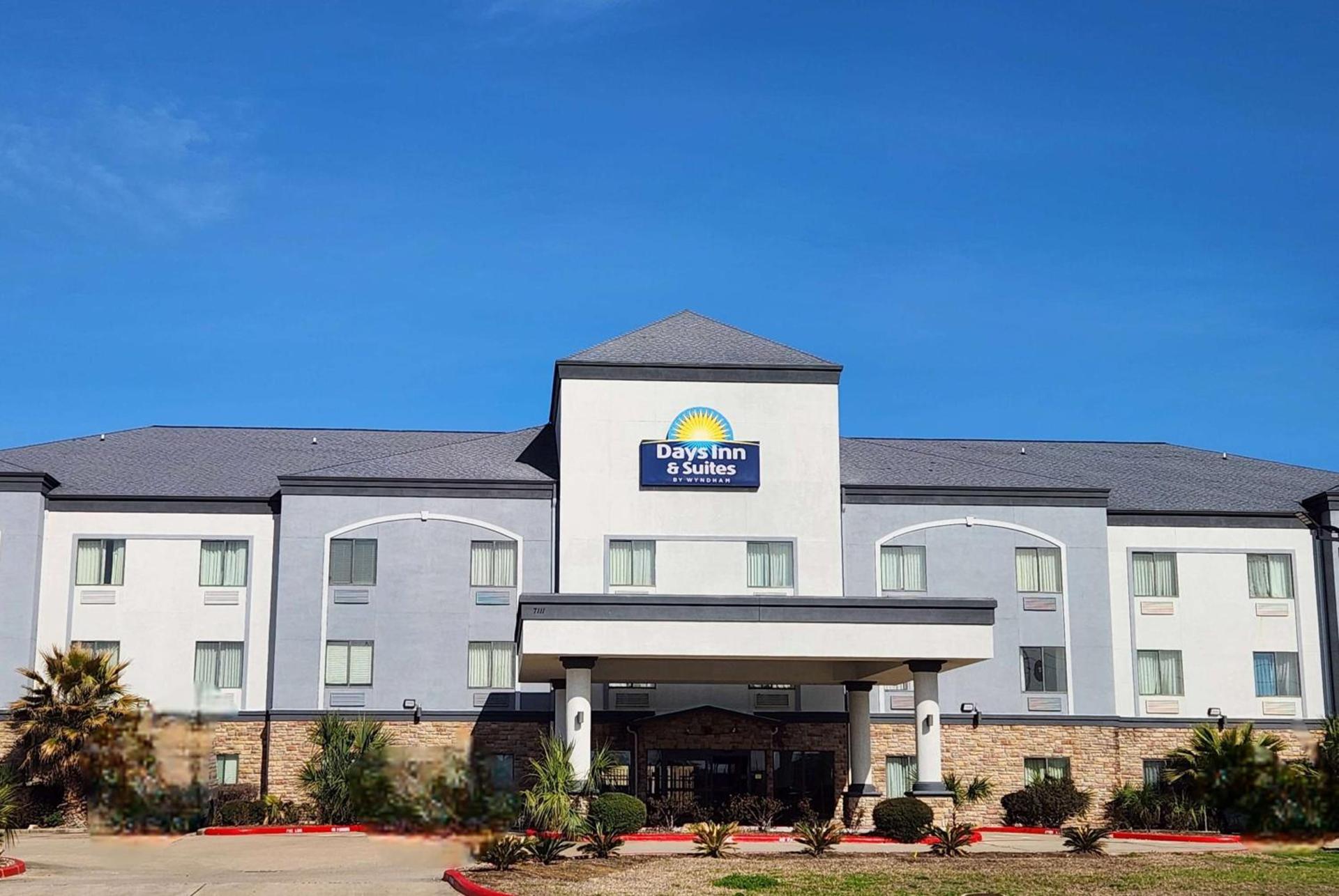 Days Inn & Suites by Wyndham Houston / West Energy Corridor photo 3