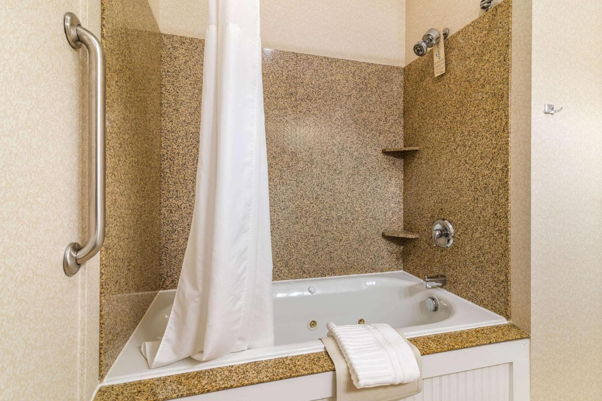 Maine Evergreen Hotel, an Ascend Collection Hotel photo 47