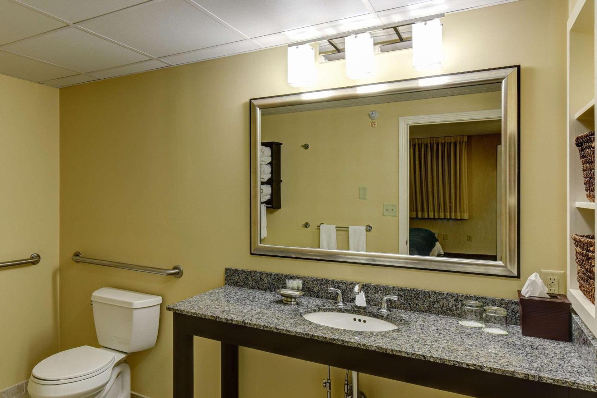 Port Inn & Suites Kennebunk, an Ascend Collection Hotel photo 12