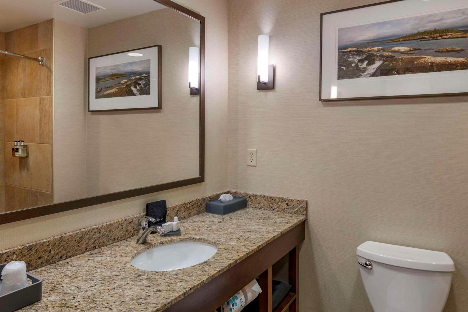 Lift Bridge Lodge, an Ascend Collection Hotel photo 57
