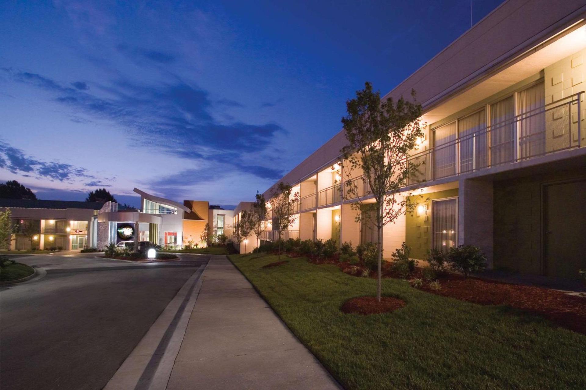 Oasis Hotel and Conv Center, an Ascend Collection Hotel photo 2