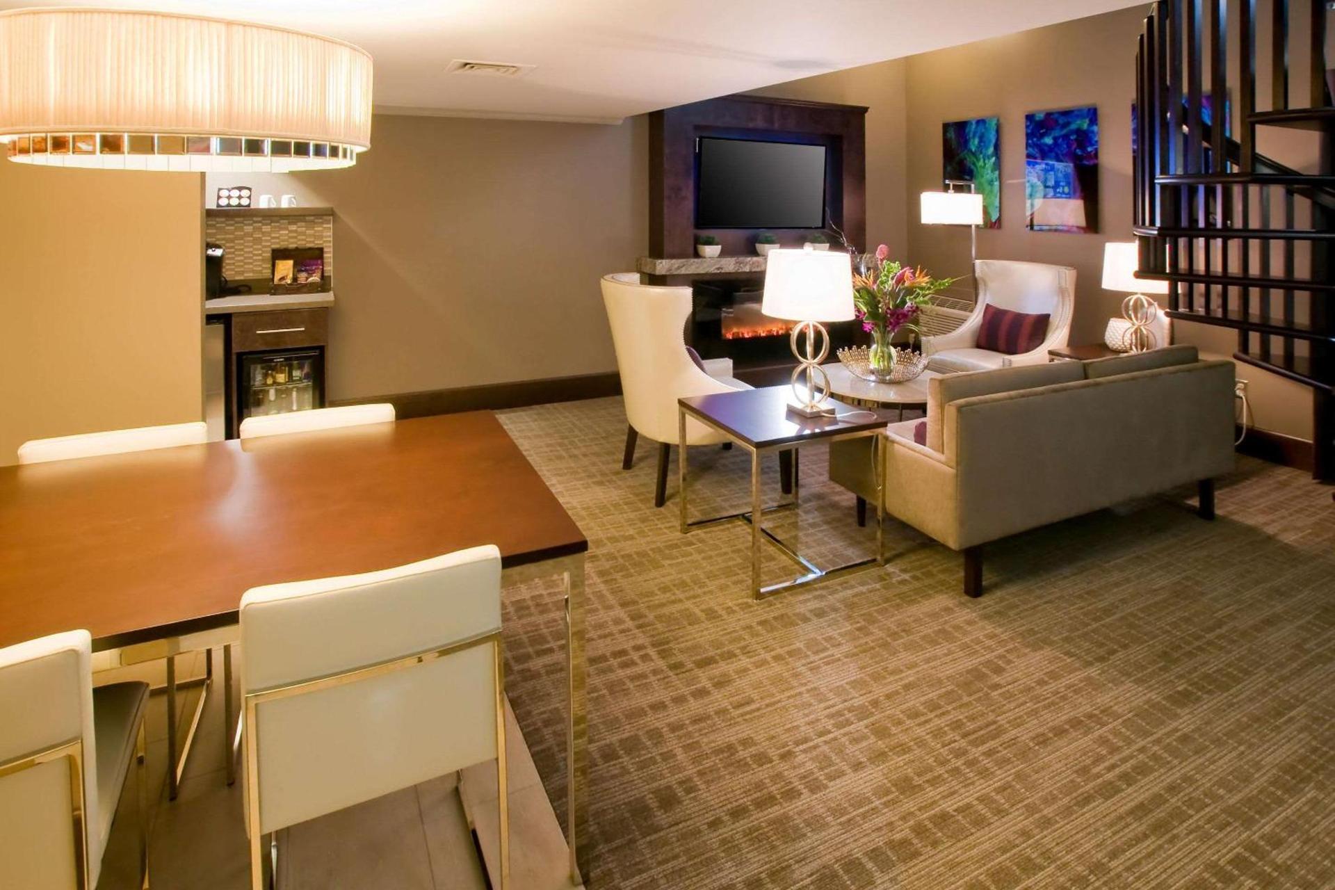 Oasis Hotel and Conv Center, an Ascend Collection Hotel photo 38